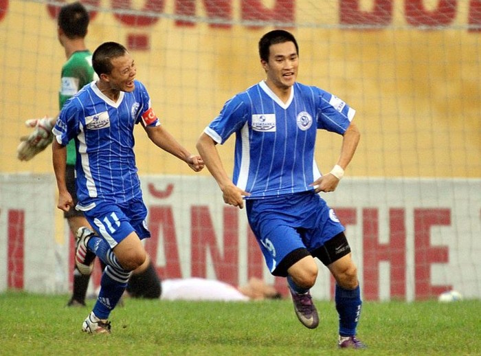 Đến phút 90+1, tiền đạo Lê Công Vinh đã ghi một bàn thắng cực kỳ quan trọng giúp CLB Hà Nội giành trọn 3 điểm tại cố đô Hoa Lư.